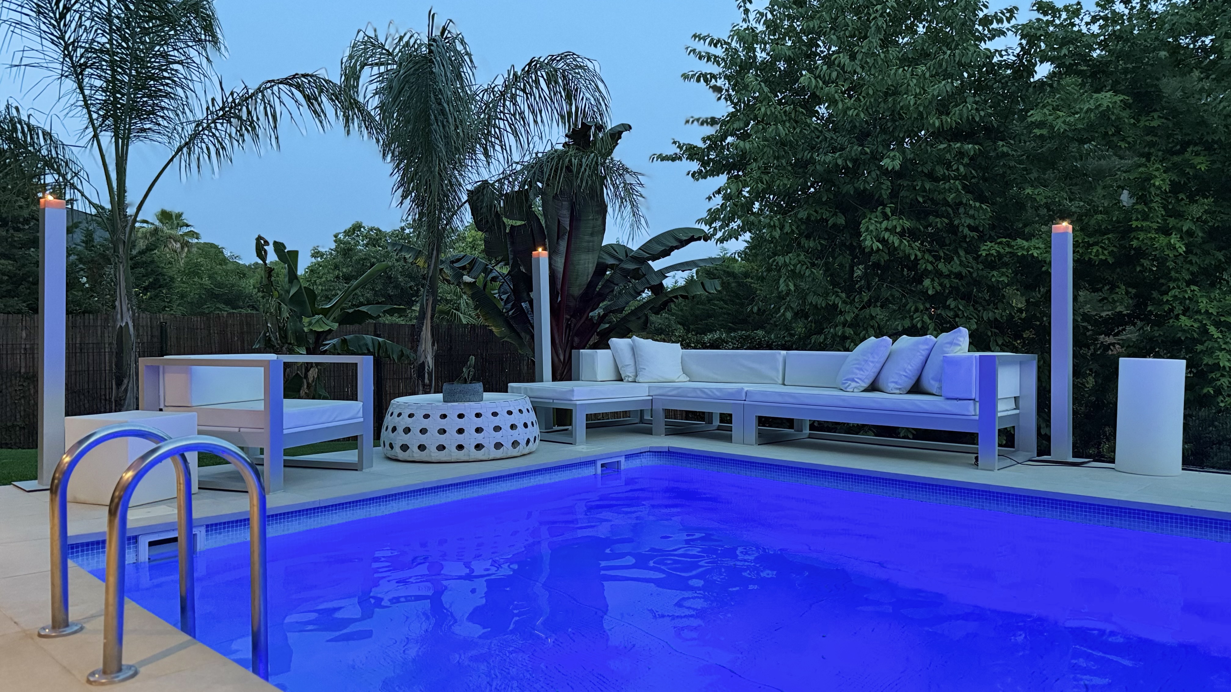 Luxury villa infinity pool and garden